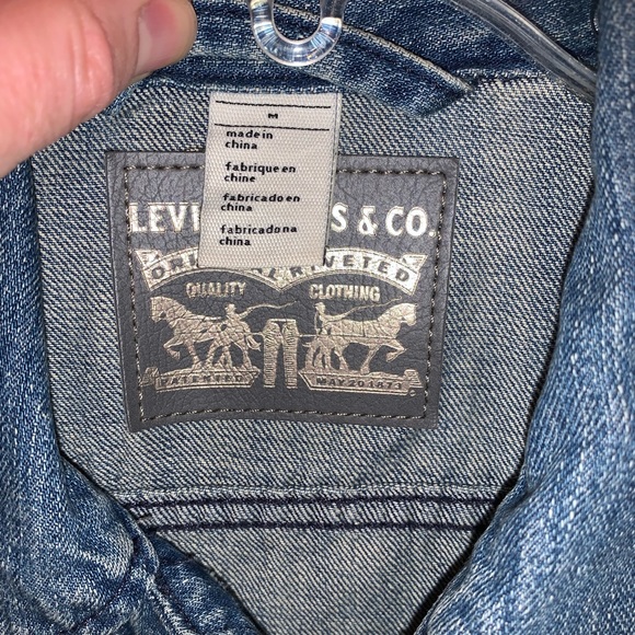 Levi’s Silver Label Denim Trucker Jean Jacket - Picture 6 of 16